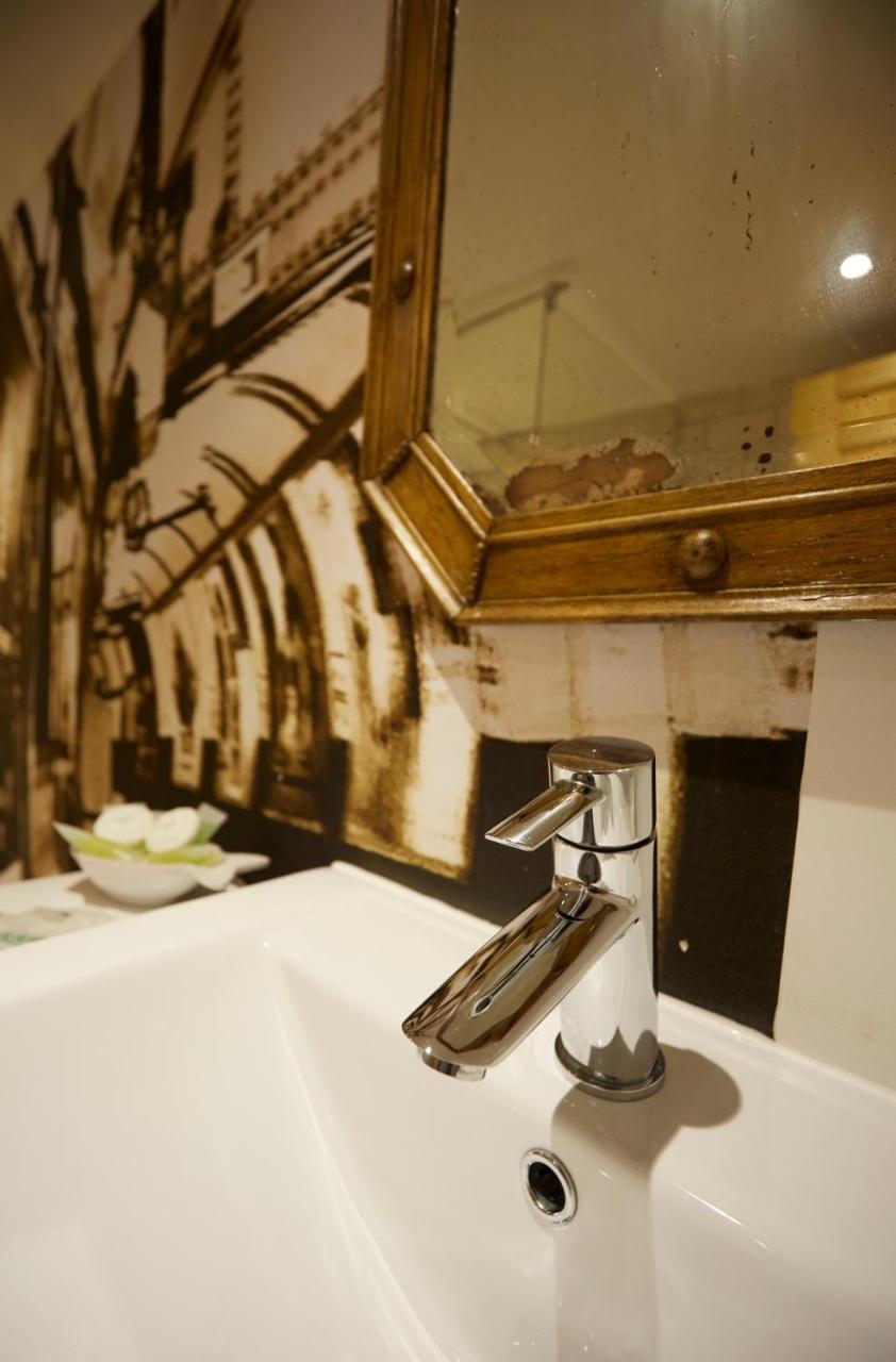 Lower Drayton Farm B&B スタッフォード エクステリア 写真